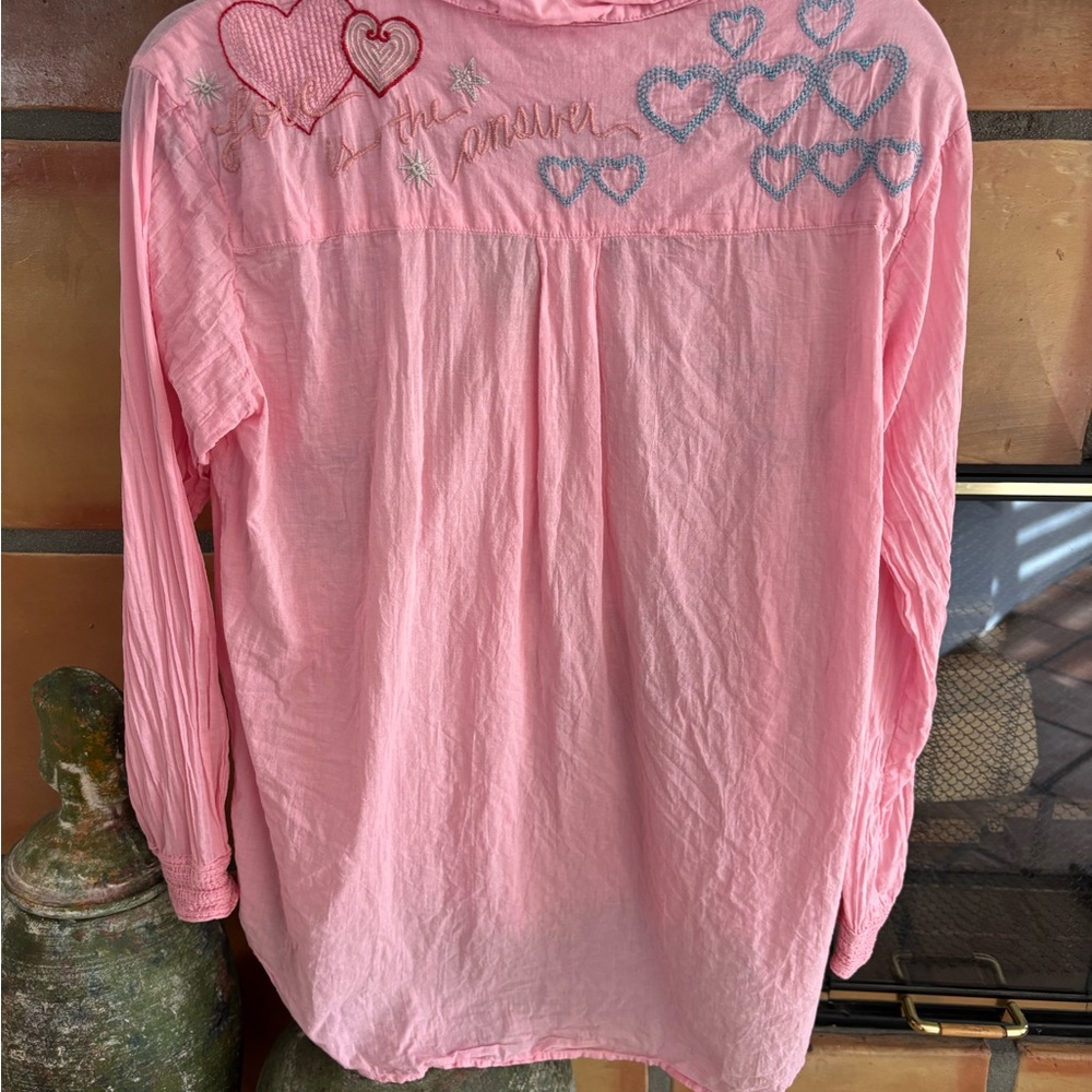 Johnny Was workshop Pink Embroidered Heart Button-Up Top size small - Picture 8 of 9